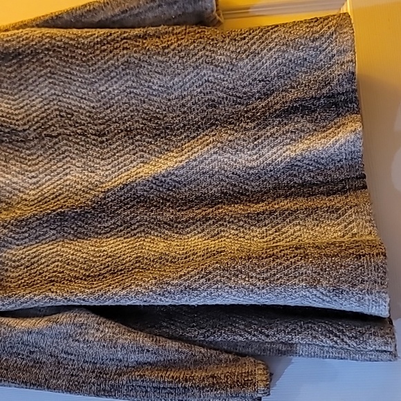 Catherines brown with tan and intricate gold shimmer turtle neck sweater size 4X - Picture 2 of 4